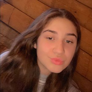 Meet your Posher, Gia